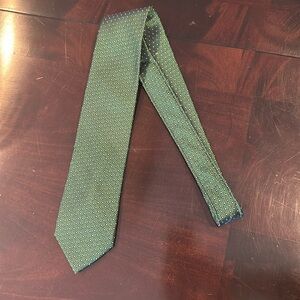 RoundTree & Yorke Silk Neck Tie